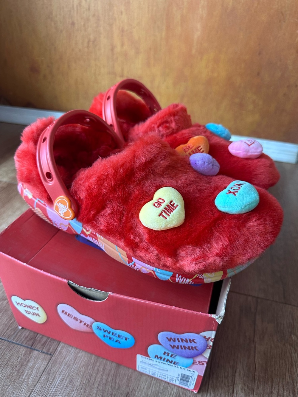 Exclusive Sweetheart Crocs brand new size 9
